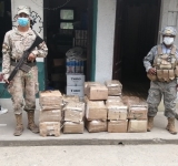 Militares decomisan productos de contrabando y 1.825 pesos argentinos en Bermejo
