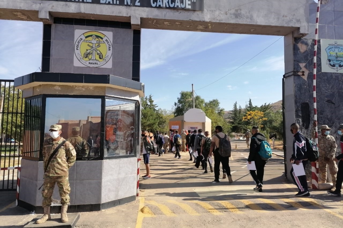 Armada recluta a jóvenes para el servicio militar voluntario en Cochabamba
