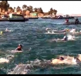 Navales cruzan el estrecho de Tiquina en prueba del valor en seguridad y rescate