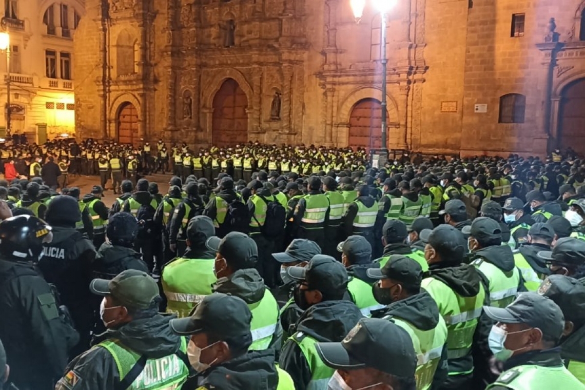 La Policía acuartelada evita bloqueos en diferentes departamentos