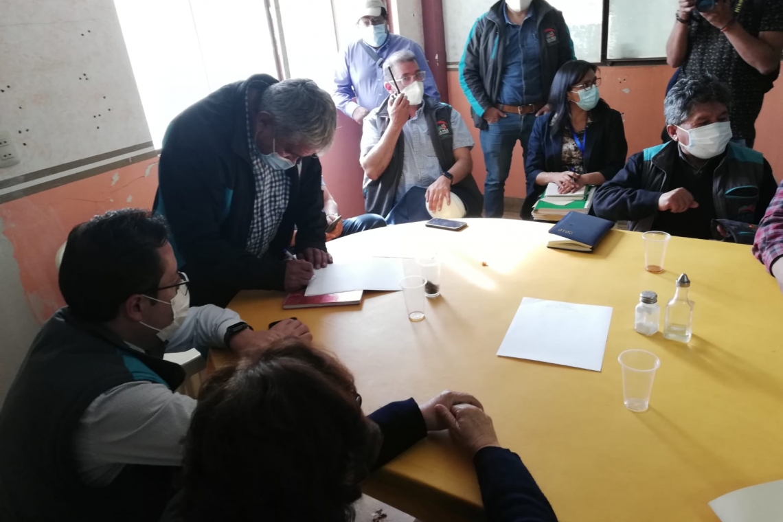 Defensoría logra que Alcaldía recontrate a extrabajadores del relleno de Alpacoma en La Paz