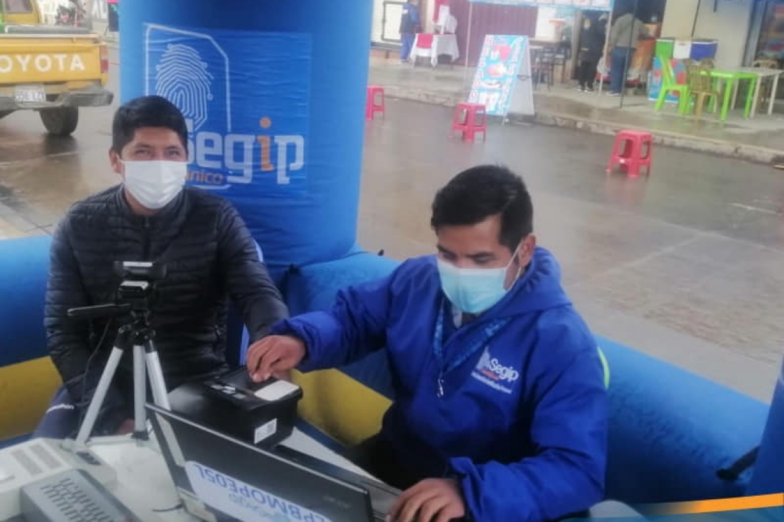 SEGIP desplaza brigadas móviles de cedulación en líneas Azul y Morada del Teleférico