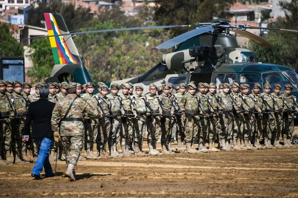La EMI otorga becas de 100% a soldados y marineros destacados