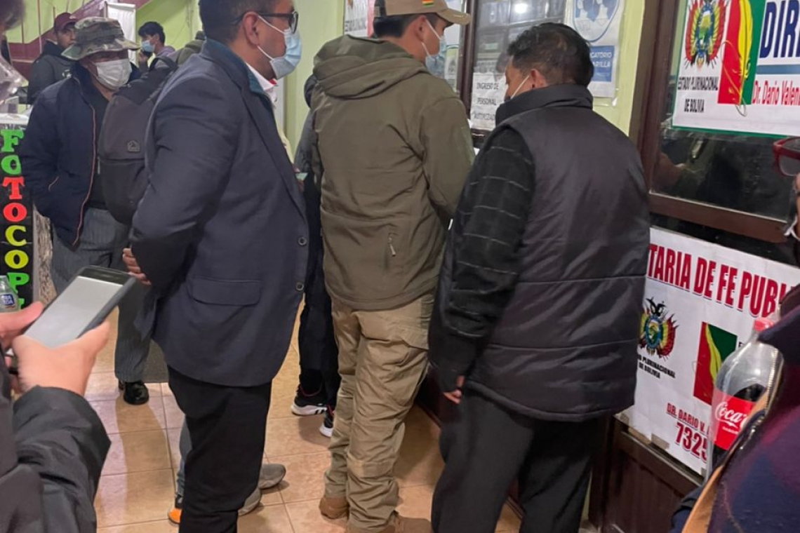 La DIRNOPLU asesta duro golpe a “falsos notarios” en El Alto
