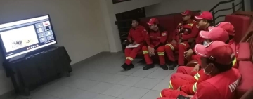 Bomberos se actualizan con nuevas técnicas para combatir incendios