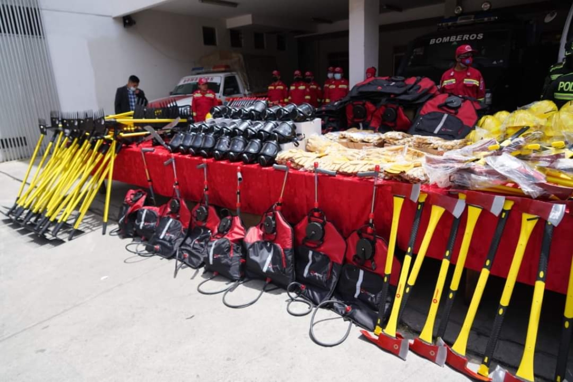 Bomberos “Antofagasta” recibe lote de herramientas para atención de desastres