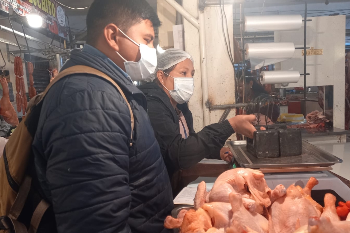 Defensa del Consumidor garantiza abastecimiento de carne de pollo