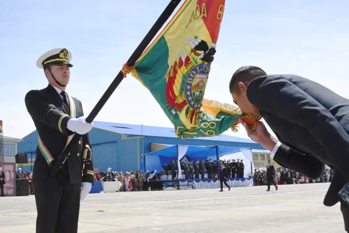 La Armada Boliviana entregó 3.000 jóvenes que prestaron su servicio militar el 2022