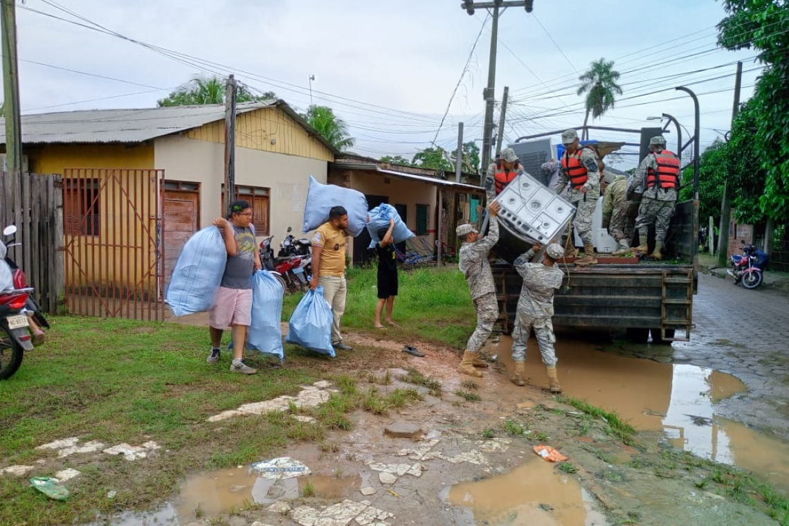 Desplazan nuevo contingente de ayuda humanitaria a Cobija