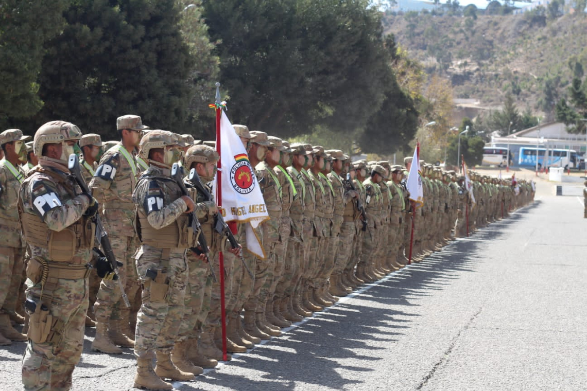 Ejército prepara a premilitares para hacer frente en defensa de la Patria