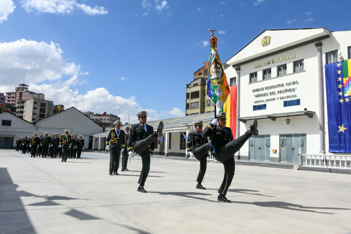 Destacan formación académica en la Armada en aniversario de la Escuela de Comando