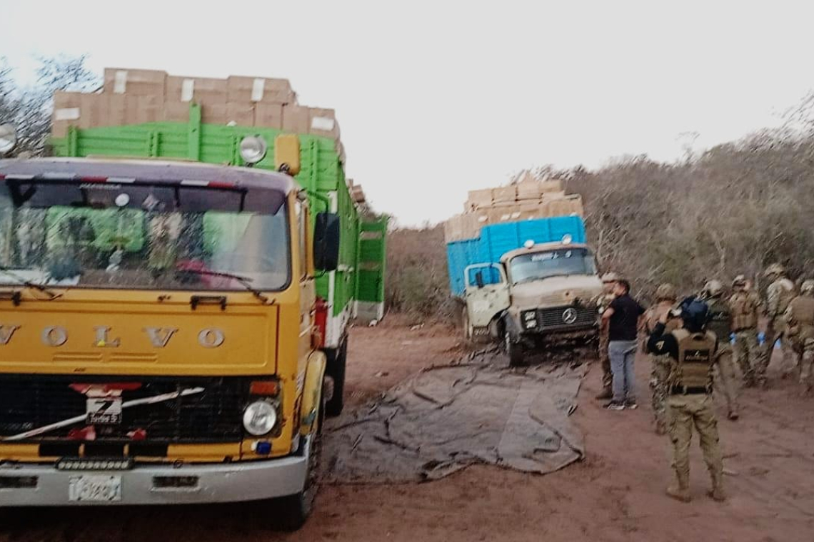 En megaoperativo intervienen finca que ocultaba camiones con cigarrillos paraguayos