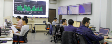 Centro de monitoreo de YPFB fiscaliza en tiempo real a 3.000 cisternas internacionales y 200 nacionales