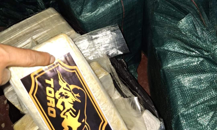 Policía Boliviana confisca 290 kilos de cocaína y armas en Entre Ríos
