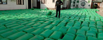 Policía incauta 24.678 libras de coca peruana y se afecta al ilícito con $us 257.000