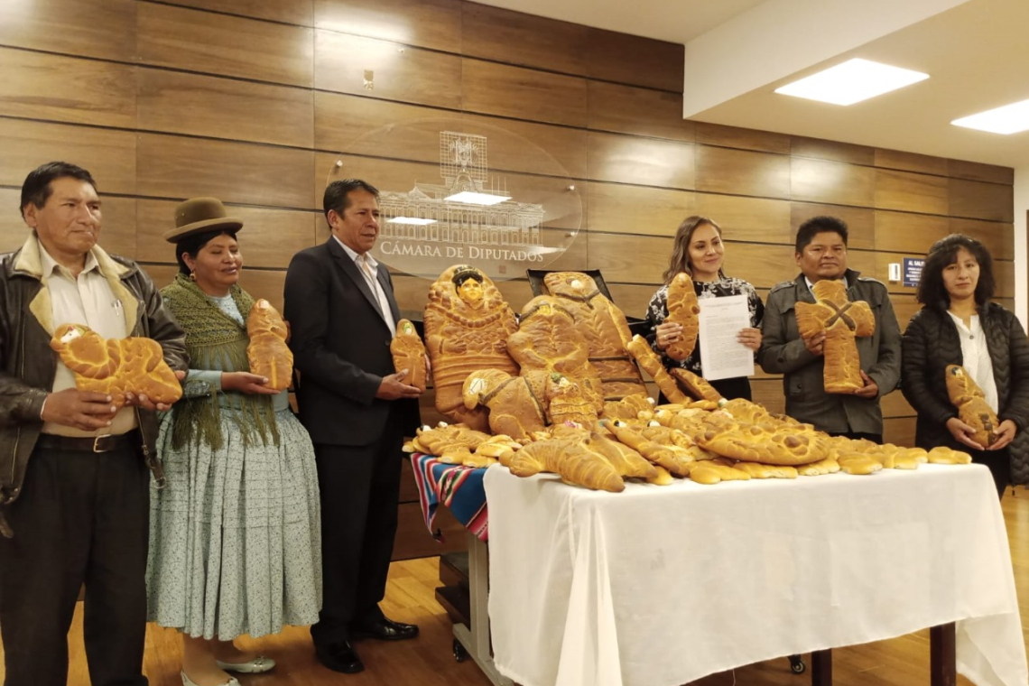 Proponen reconocer a la t´antawawa como patrimonio cultural