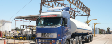 YPFB asegura que no habrá filas por combustible por mejoras en la logística de importación en puerto de Chile y Perú