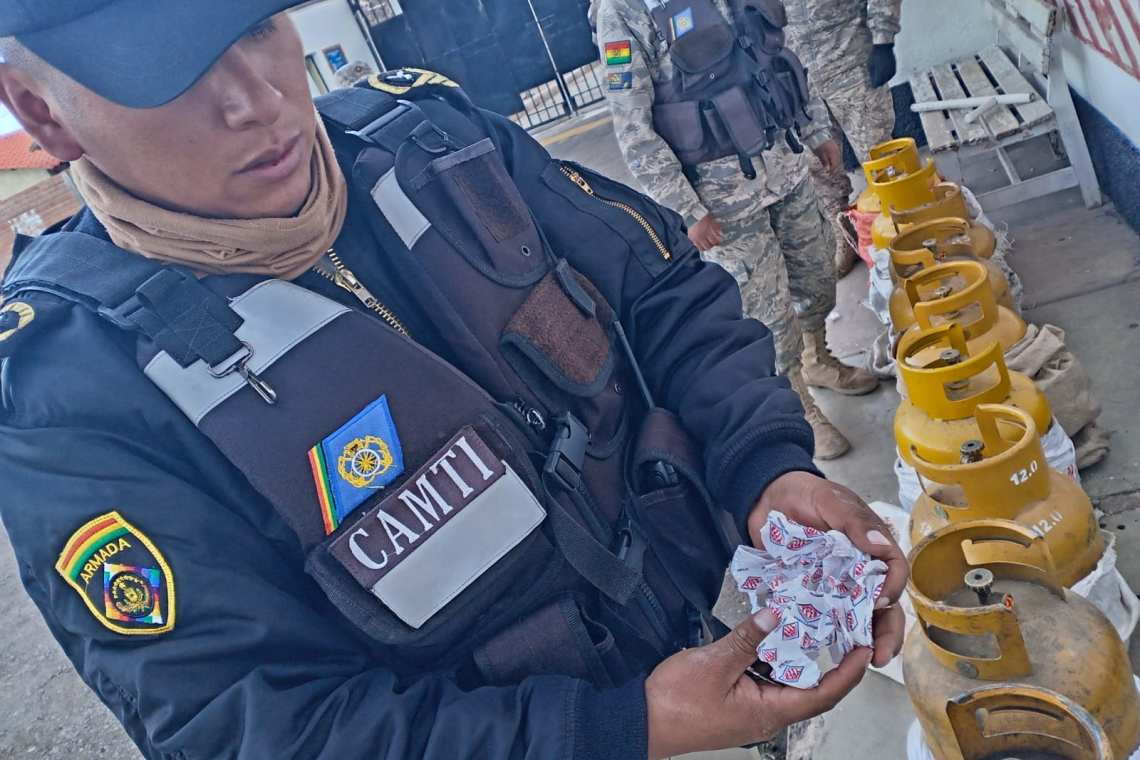 Navales frustran contrabando a la inversa de GLP y aceite valuado en Bs8.100