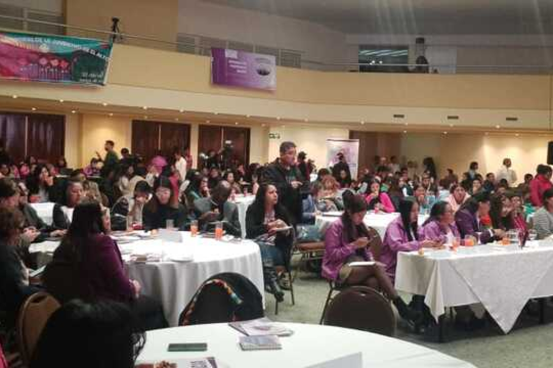 Mujeres se organizan e inician “foros políticos” con miras a las elecciones generales 2025