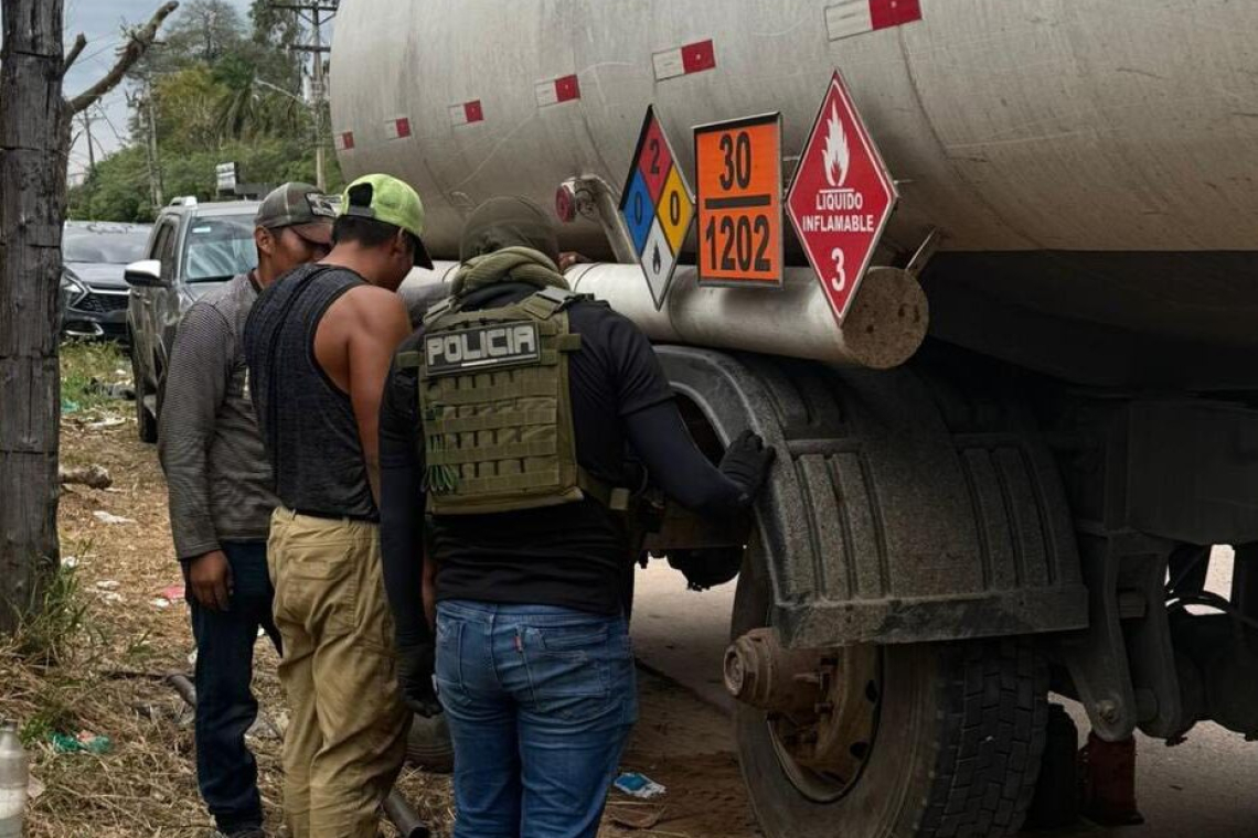 Interceptan camión cisterna con clorhidrato de cocaína en la ruta a Paraguay