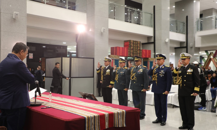 Presidente Arce posesiona al nuevo Alto Mando de las FFAA