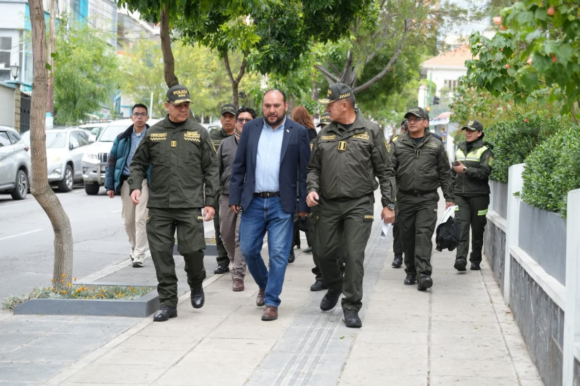 Policía tiene desplazado 27.702 efectivos y conservar el orden en la fiesta democrática