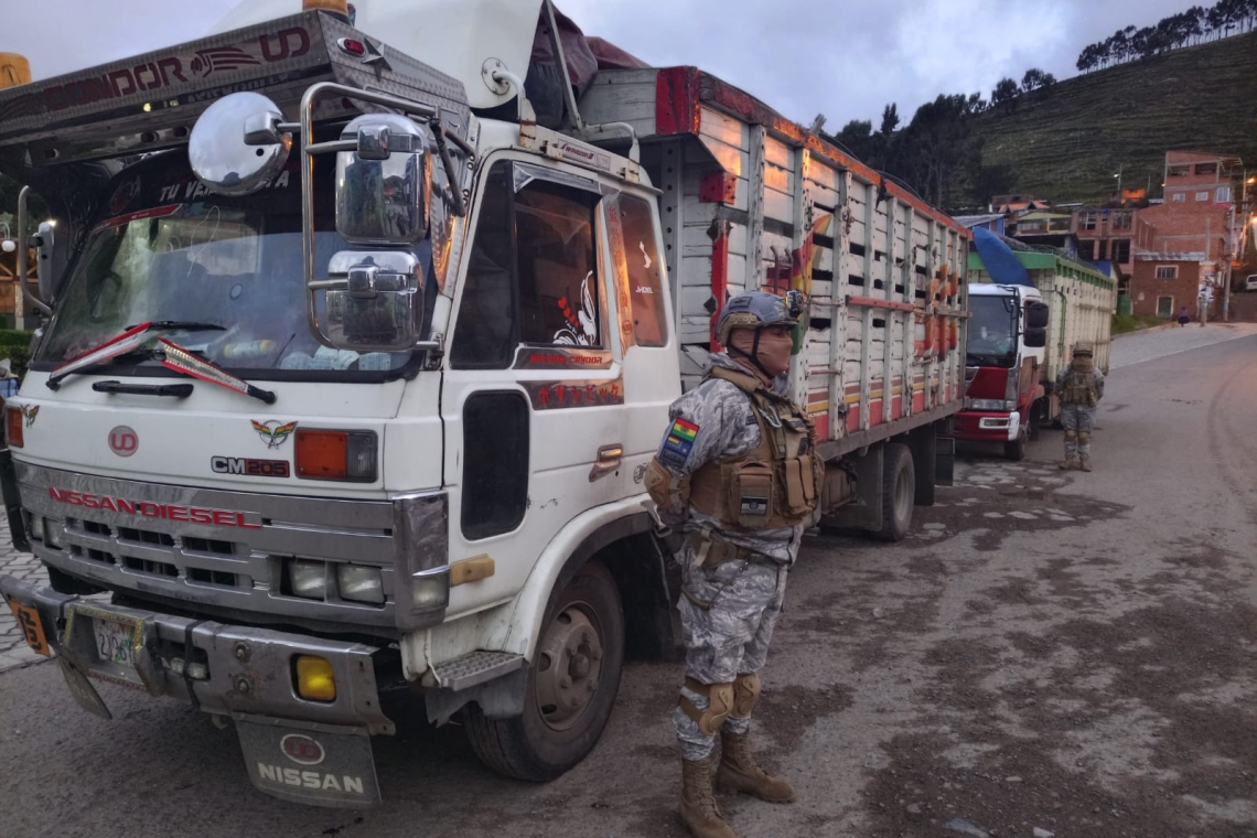 Armada asesta duro golpe al contrabando en límite con Perú y se afecta con Bs1.5 millones
