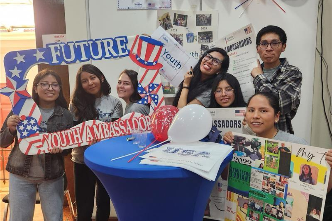Feria Inspira en Oruro: exbecarios de programas en Estados Unidos    comparten sus experiencias de éxito   