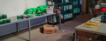 En allanamiento la Aduana comisa cajas de mercancía de contrabando en La Paz