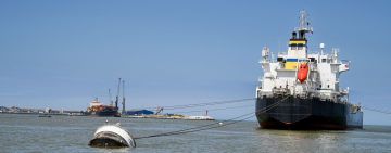 YPFB inició la descarga de diésel en Arica para su envío a Bolivia