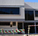 Entregan centro de salud equipado para fortalecer la atención médica  en Tapacarí
