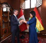  Bolivia y Perú impulsarán la integración con proyectos portuarios, ferroviarios y carreteros 