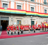 Justiniano: “Renovamos nuestro compromiso con Bolivia” en el Día de la Bandera