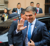 ¿Por qué el itinerario del avión presidencial dispara las alarmas en Bolivia? 