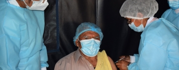 Enfermos renales y con cáncer reciben vacuna contra la Covid-19