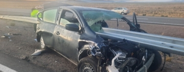 Colisión de automóviles deja herido a uno de los conductores