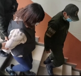 Una madre intentó degollar a sus pequeñas hijas con un cuchillo