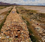 La contaminación pone en riesgo  de “muerte” al lago Uru Uru 	