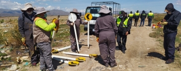 Ingreso al sector contaminado del lago Uru Uru cuenta con señalización vial 