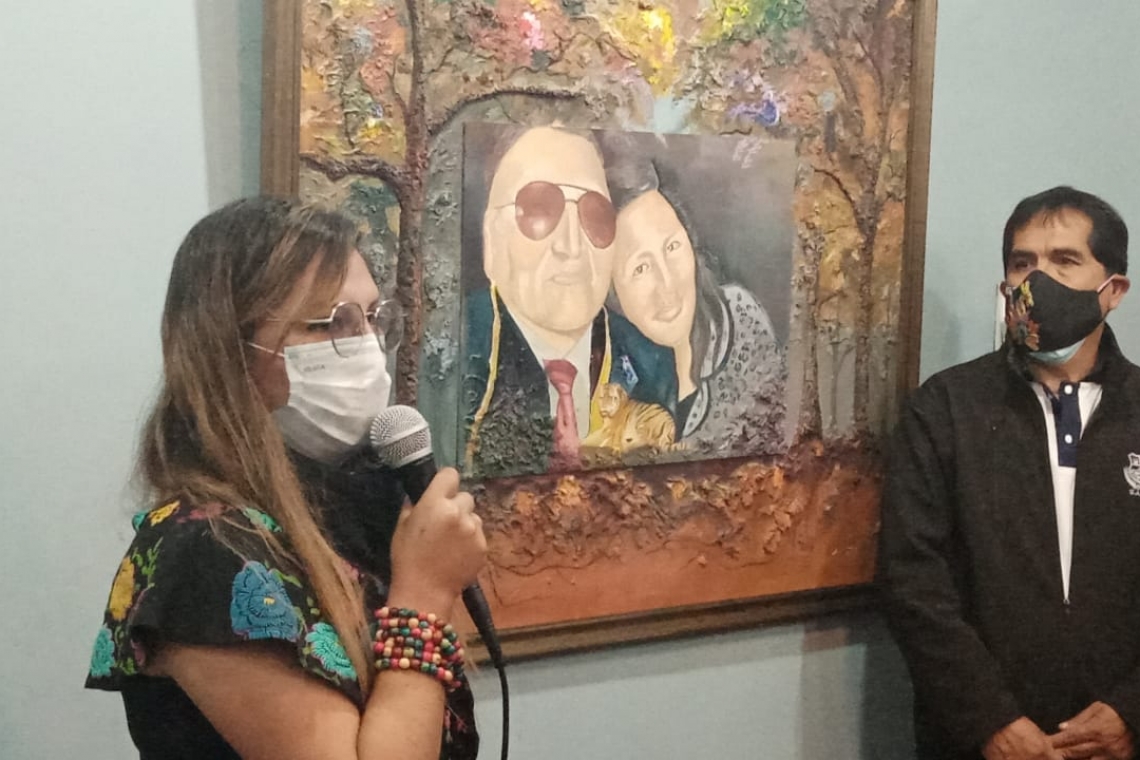 Pamela Chávez logra reabrir el salón “Valerio Calles” con una exposición homenaje