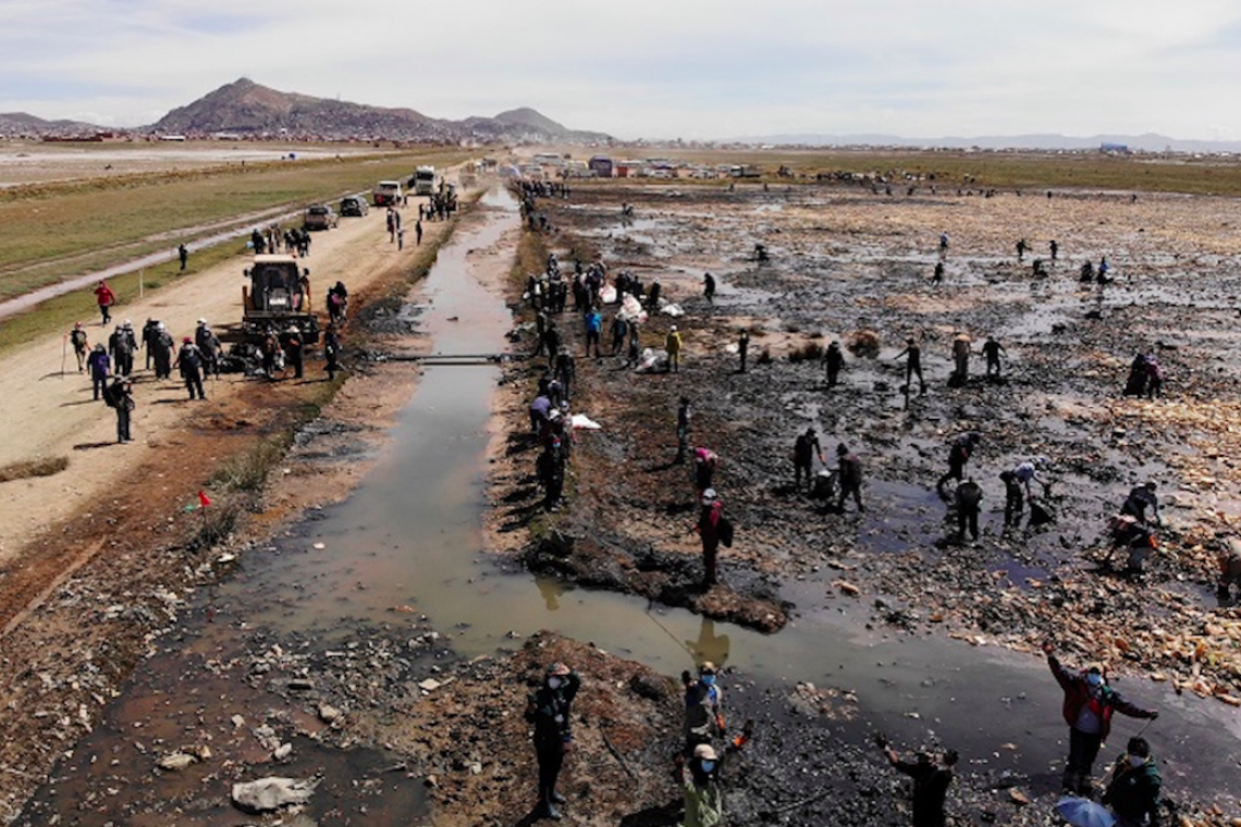 Limpieza del lago Uru Uru debe continuar en los próximos meses