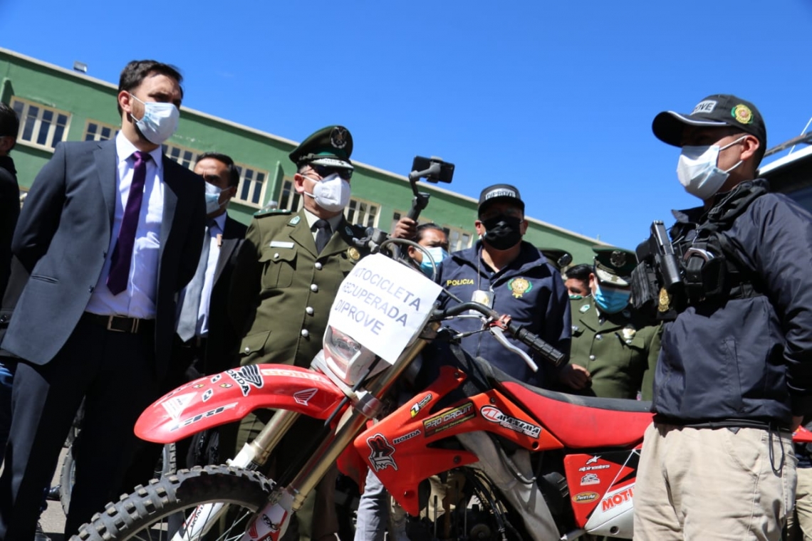 Policía recupera 1.016 vehículos robados y procede con su devolución