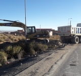 Alcaldía repone zanjas para evitar asentamientos y saqueo en Arenales de Cochiraya