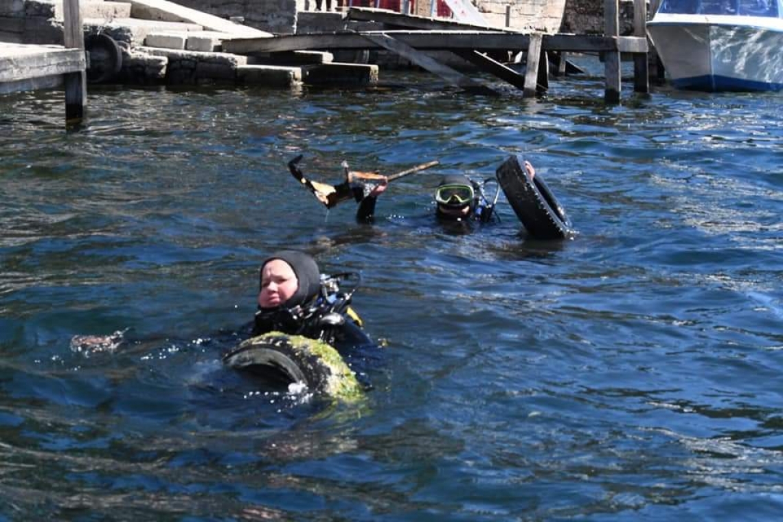 Cruzada para descontaminar el Lago Titicaca con campaña de limpieza