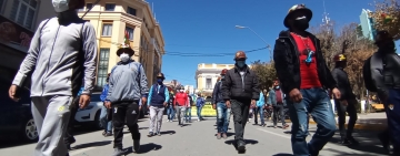 Masiva marcha rechaza proyecto de ley en Defensa de la Madre Tierra