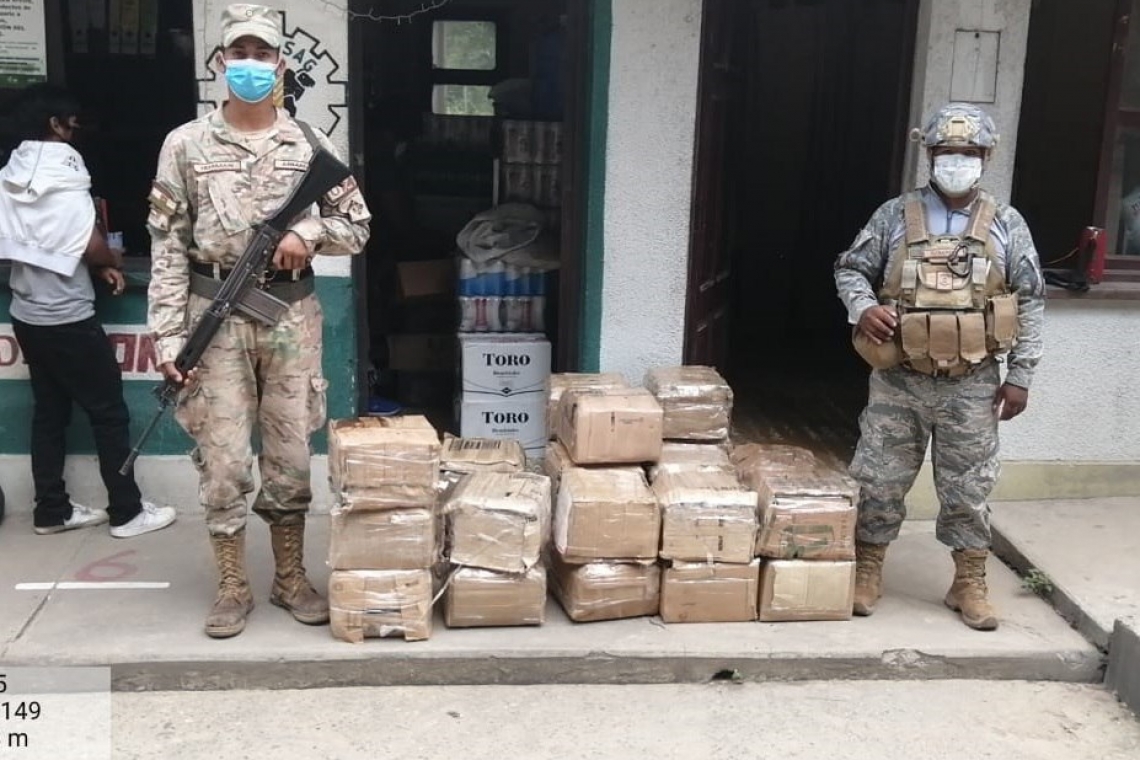 Militares decomisan productos de contrabando y 1.825 pesos argentinos en Bermejo