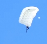 Concurso de parapente y gastronomía tradicional en la localidad de Calapaya-Pazña