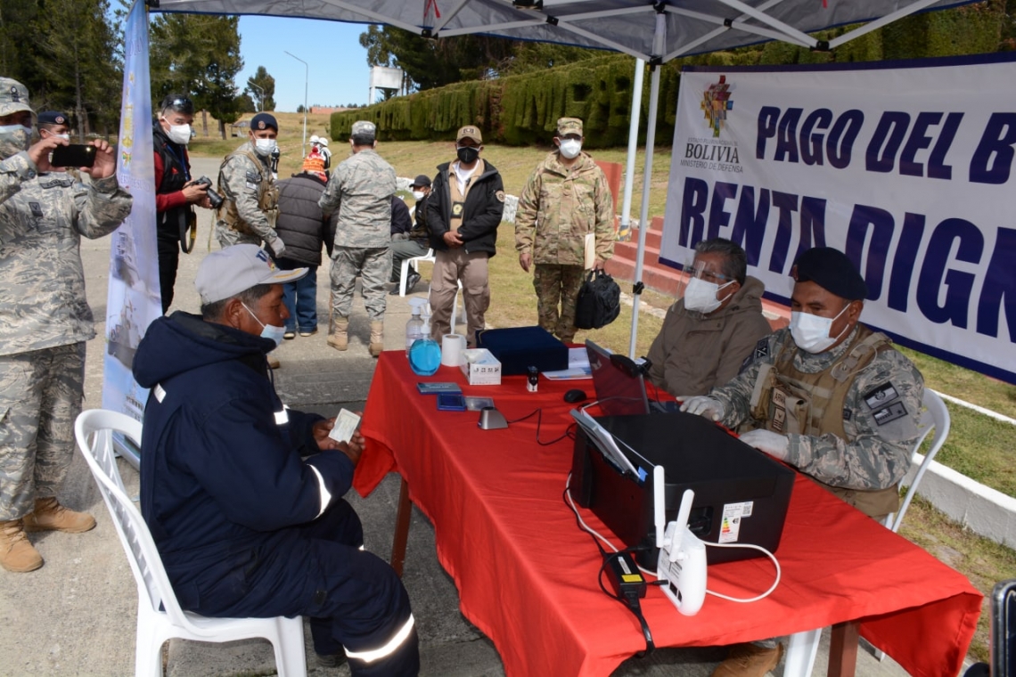 FFAA desplaza personal para el pago de la Renta Dignidad