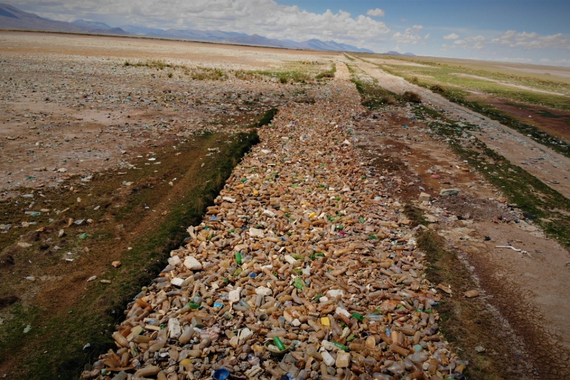 Botellas contaminantes recolectadas del Uru Uru serán comercializadas a empresas recicladoras