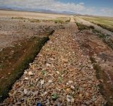 Botellas contaminantes recolectadas del Uru Uru serán comercializadas a empresas recicladoras